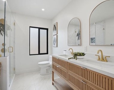 7530 Gaviota Avenue - Photo Thumbnail 13