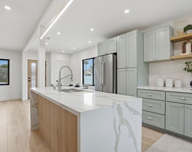 7530 Gaviota Avenue - Photo Thumbnail 6