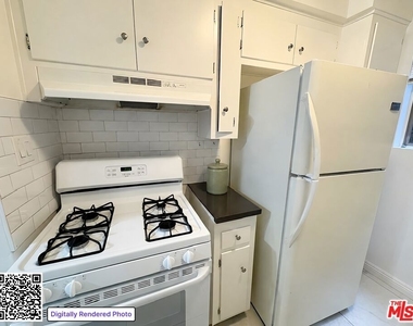 5032 Maplewood Avenue - Photo Thumbnail 10