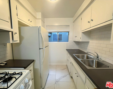 5032 Maplewood Avenue - Photo Thumbnail 18