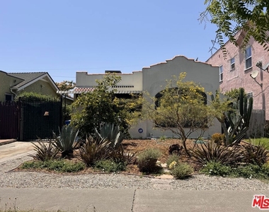 2905 Somerset Drive - Photo Thumbnail 1