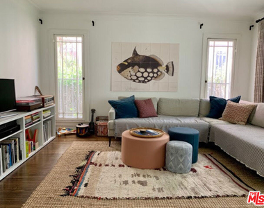 2905 Somerset Drive - Photo Thumbnail 2