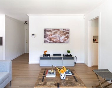 1222 N Olive Drive - Photo Thumbnail 6