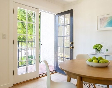 1222 N Olive Drive - Photo Thumbnail 3
