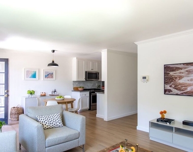 1222 N Olive Drive - Photo Thumbnail 5
