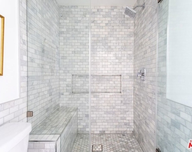 1222 N Olive Drive - Photo Thumbnail 15