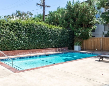 1222 N Olive Drive - Photo Thumbnail 22