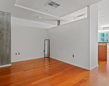 1155 S Grand Avenue - Photo Thumbnail 11