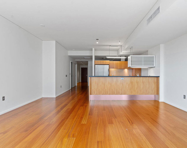 1155 S Grand Avenue - Photo Thumbnail 6