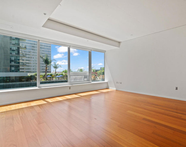 1155 S Grand Avenue - Photo Thumbnail 4