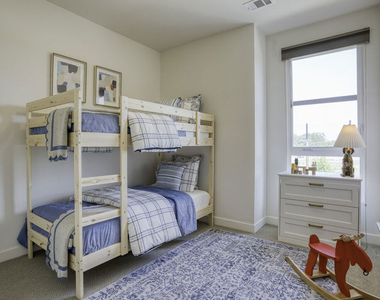 2700 E Chaucer Street - Photo Thumbnail 17