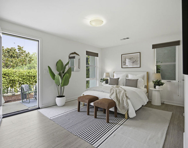 2700 E Chaucer Street - Photo Thumbnail 2