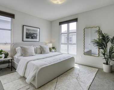 2700 E Chaucer Street - Photo Thumbnail 13