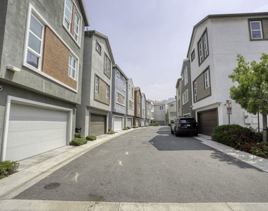 2700 E Chaucer Street - Photo Thumbnail 23