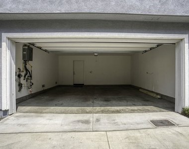 2700 E Chaucer Street - Photo Thumbnail 22