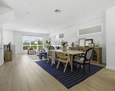 2700 E Chaucer Street - Photo Thumbnail 8