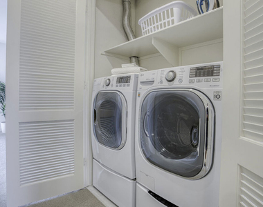 2700 E Chaucer Street - Photo Thumbnail 12