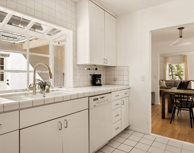 803 N Alfred Street - Photo Thumbnail 17