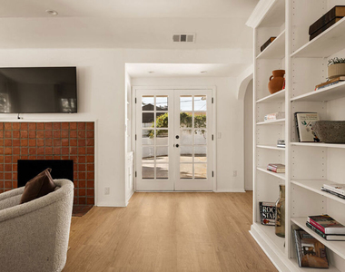 803 N Alfred Street - Photo Thumbnail 10