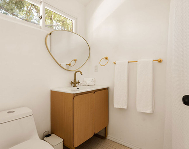 803 N Alfred Street - Photo Thumbnail 5