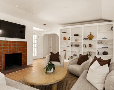 803 N Alfred Street - Photo Thumbnail 12