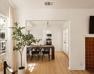 803 N Alfred Street - Photo Thumbnail 13