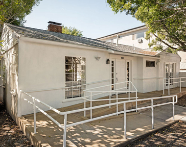 803 N Alfred Street - Photo Thumbnail 22