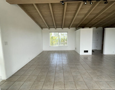 3327 Wonder View Plaza - Photo Thumbnail 7