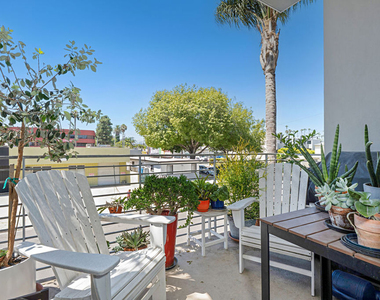 13320 Beach Avenue - Photo Thumbnail 5
