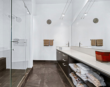 13320 Beach Avenue - Photo Thumbnail 4