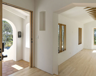1619 N Benton Way - Photo Thumbnail 3
