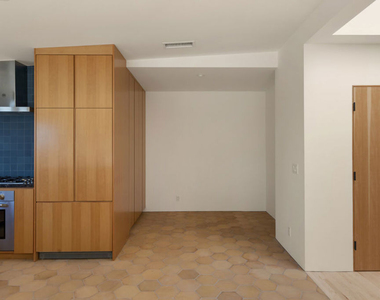 1619 N Benton Way - Photo Thumbnail 21