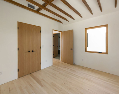 1619 N Benton Way - Photo Thumbnail 30