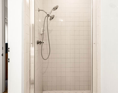 1370 Kelton Avenue - Photo Thumbnail 32