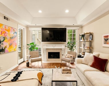 1370 Kelton Avenue - Photo Thumbnail 6