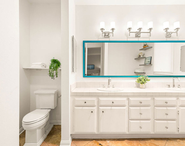 1370 Kelton Avenue - Photo Thumbnail 30
