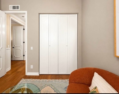 1370 Kelton Avenue - Photo Thumbnail 24