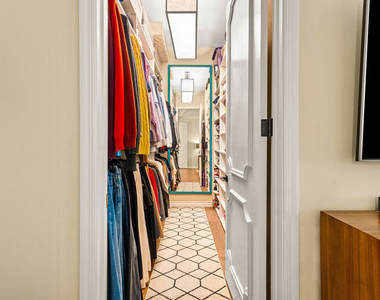 1370 Kelton Avenue - Photo Thumbnail 28
