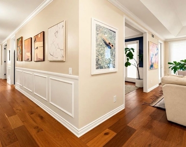 1370 Kelton Avenue - Photo Thumbnail 5