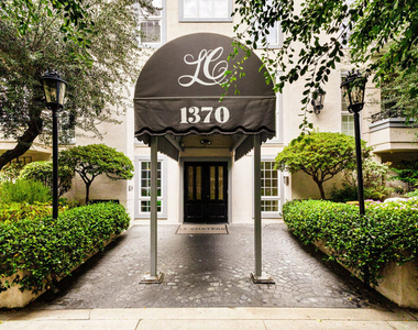 1370 Kelton Avenue - Photo Thumbnail 1