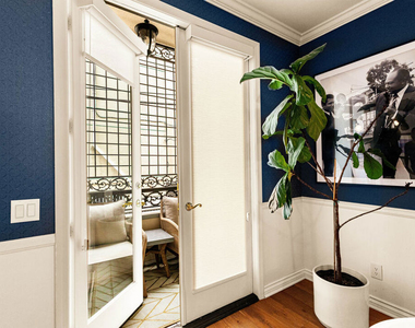 1370 Kelton Avenue - Photo Thumbnail 14