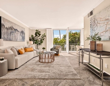 100 S Doheny Drive - Photo Thumbnail 3
