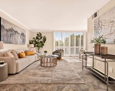 100 S Doheny Drive - Photo Thumbnail 20