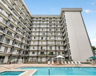 100 S Doheny Drive - Photo Thumbnail 26