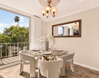 100 S Doheny Drive - Photo Thumbnail 1