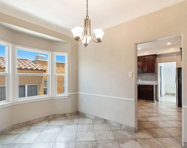 932 S Curson Avenue - Photo Thumbnail 8