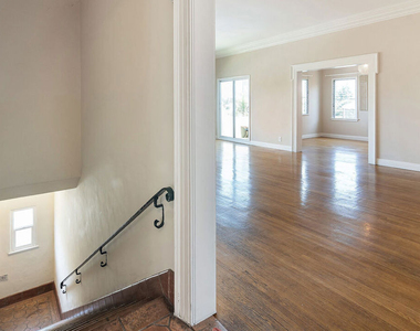 932 S Curson Avenue - Photo Thumbnail 2