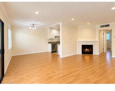 15141 Burbank Boulevard - Photo Thumbnail 1