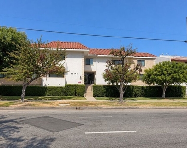 15141 Burbank Boulevard - Photo Thumbnail 15