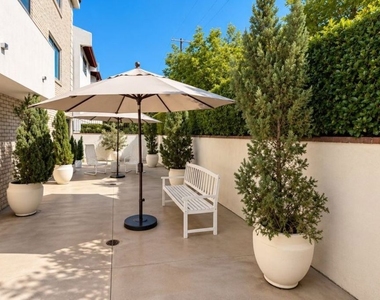 15141 Burbank Boulevard - Photo Thumbnail 13